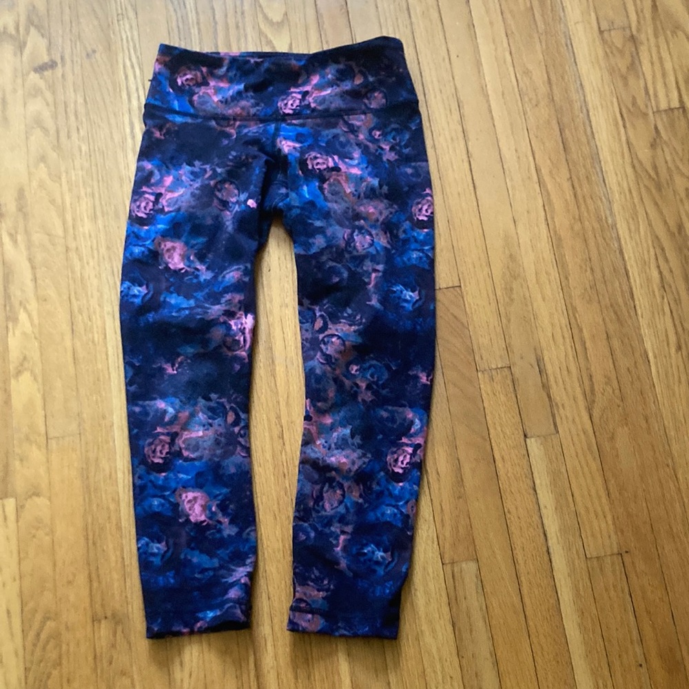 Luluemon cropped leggings size 4